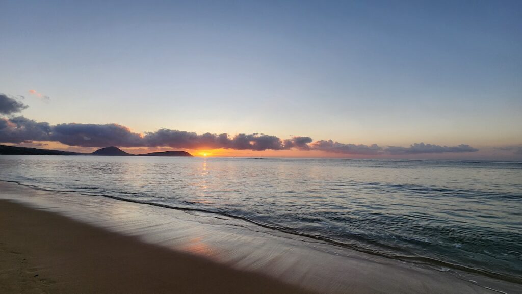 Sunrise Kahala Beach